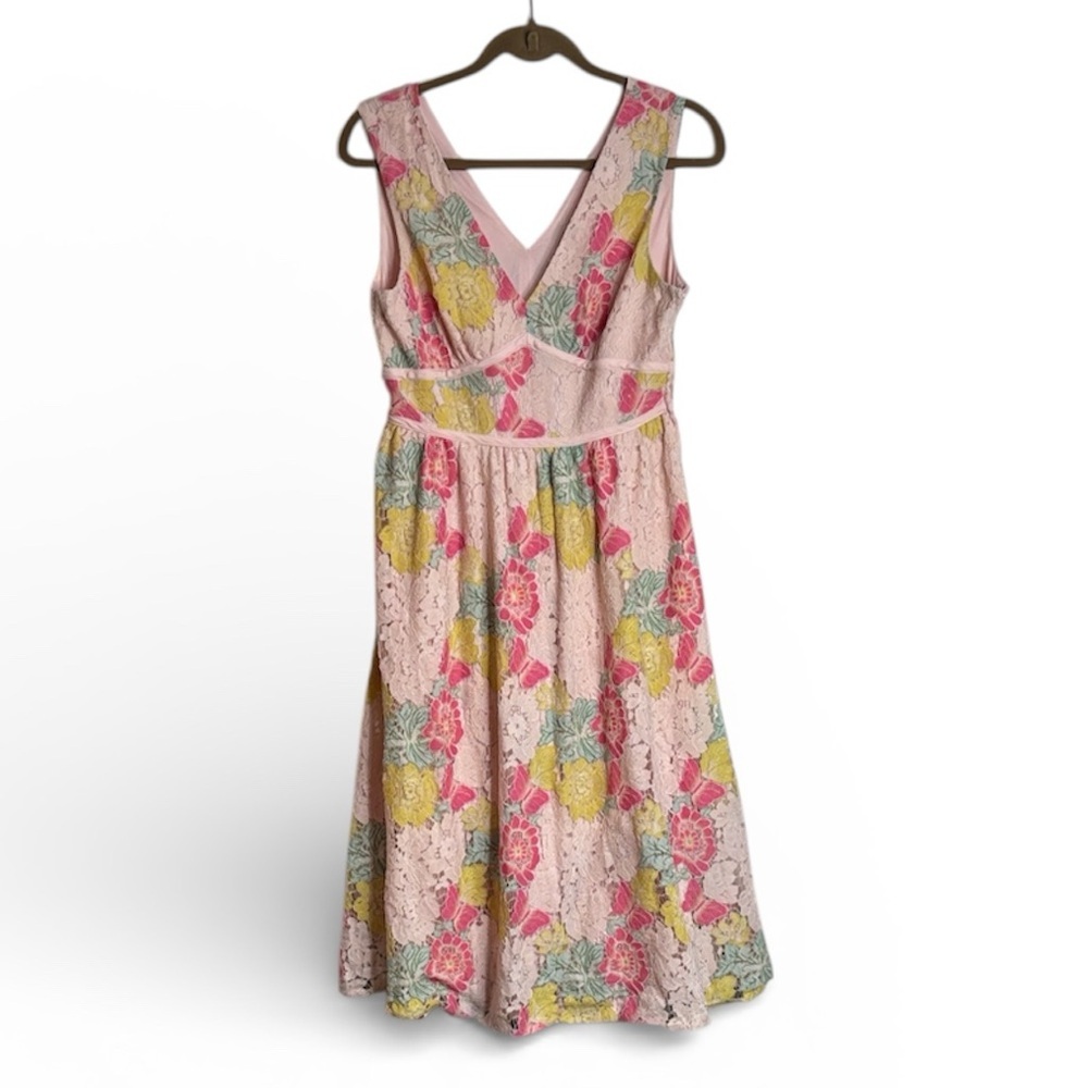 NSR Lace Dress Medium Lined Pastel Colourful V-neck Cottagecore